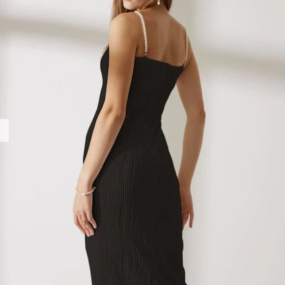 BNWT / Rihoas / Medium / LArge / The Black Water Ripple Textured Cami Dress - Picture 1 of 5